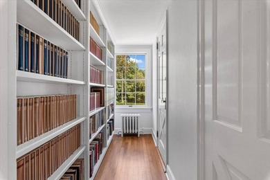Discover this elegant Water Mill summer retreat, perfectly - photo 27