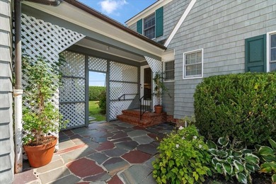 Discover this elegant Water Mill summer retreat, perfectly - photo 31
