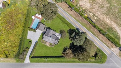 Discover this elegant Water Mill summer retreat, perfectly - photo 37