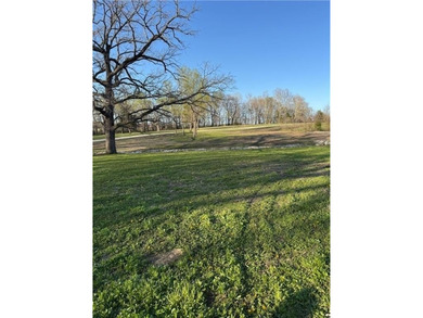 (private lake, pond, creek) Acreage Sale Pending in Eudora Kansas