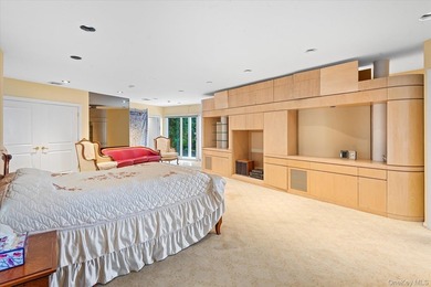 Welcome to an extraordinary opportunity to own a magnificent - photo 32
