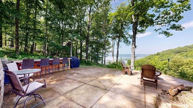 Escape to this cabin-style retreat with gorgeous river views and - photo 45