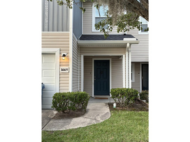 Welcome to this spacious 3-bedroom, 2.5-bath townhome offering 1 - photo 1