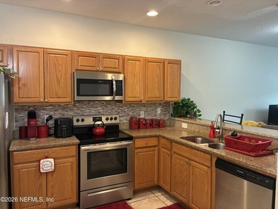 Welcome to this spacious 3-bedroom, 2.5-bath townhome offering 1 - photo 5