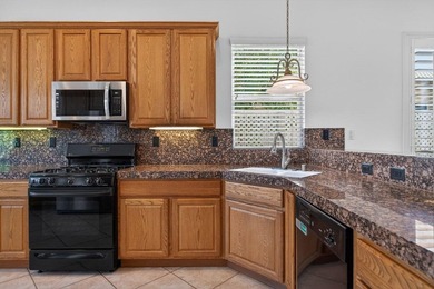 Welcome to this freshly updated 1,764 sq. ft. Canterbury Model - photo 9