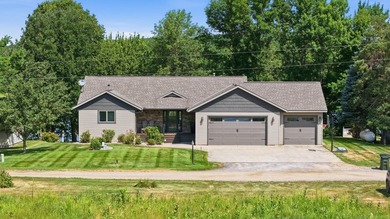 Wake up to breathtaking views of highly sought-after Long Lake! - photo 29