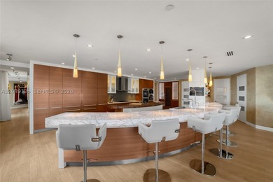 Spanning the entire sixth floor of the prestigious Aragon's - photo 9