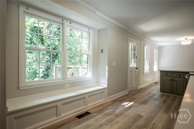 Adorable and fully remodeled ranch on a basement in the highly - photo 14