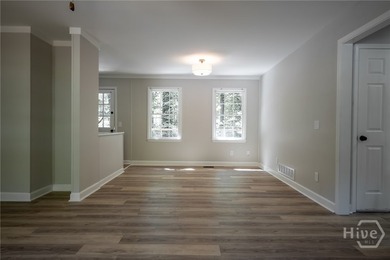 Adorable and fully remodeled ranch on a basement in the highly - photo 18