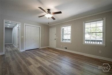 Adorable and fully remodeled ranch on a basement in the highly - photo 22