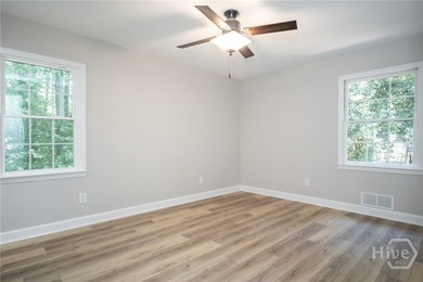 Adorable and fully remodeled ranch on a basement in the highly - photo 27