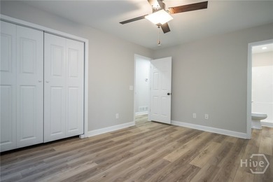 Adorable and fully remodeled ranch on a basement in the highly - photo 29