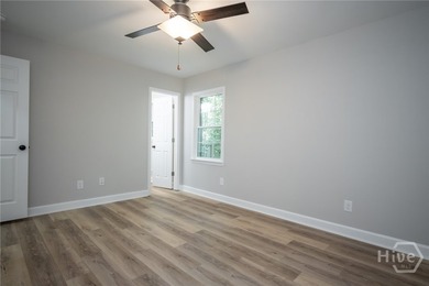 Adorable and fully remodeled ranch on a basement in the highly - photo 30