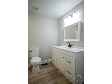 Adorable and fully remodeled ranch on a basement in the highly - photo 35