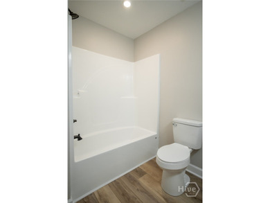 Adorable and fully remodeled ranch on a basement in the highly - photo 36