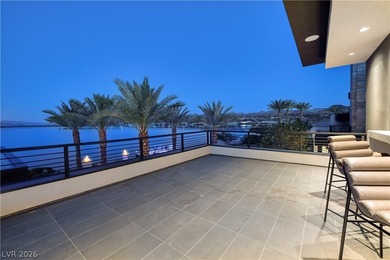Designed by Swaback, an apprentice of Frank Lloyd Wright, this - photo 43
