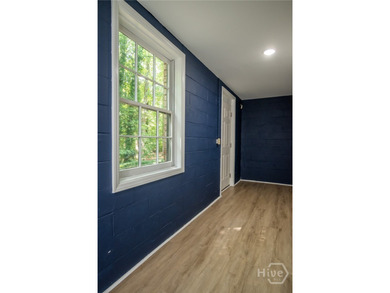Adorable and fully remodeled ranch on a basement in the highly - photo 43