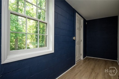 Adorable and fully remodeled ranch on a basement in the highly - photo 44