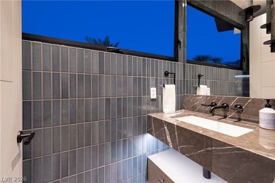 Designed by Swaback, an apprentice of Frank Lloyd Wright, this - photo 46