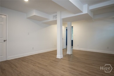 Adorable and fully remodeled ranch on a basement in the highly - photo 46