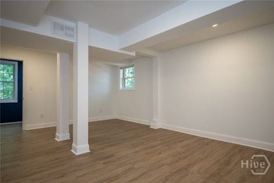 Adorable and fully remodeled ranch on a basement in the highly - photo 47