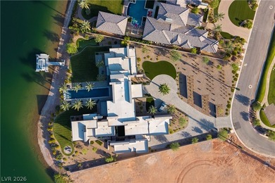 Designed by Swaback, an apprentice of Frank Lloyd Wright, this - photo 57
