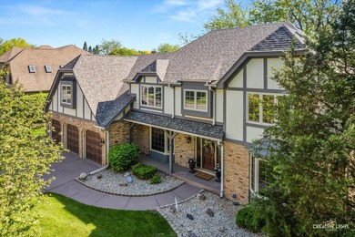 Tucked within the prestigious Royal Fox community, this - photo 2