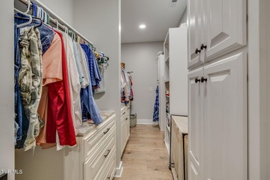 Luxury Living with Exceptional Craftsmanship. Welcome to this - photo 20