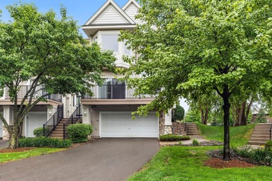 Wonderful end unit in a neighborhood adjacent to Eagle Valley - photo 2