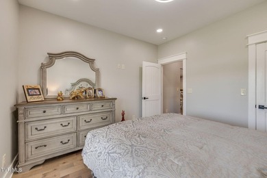 Luxury Living with Exceptional Craftsmanship. Welcome to this - photo 22