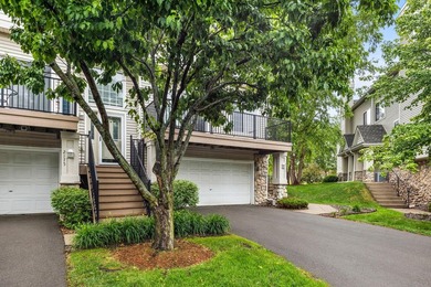 Wonderful end unit in a neighborhood adjacent to Eagle Valley - photo 4
