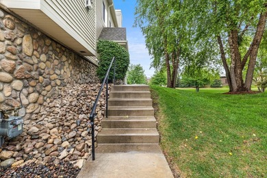 Wonderful end unit in a neighborhood adjacent to Eagle Valley - photo 5