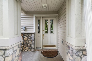 Wonderful end unit in a neighborhood adjacent to Eagle Valley - photo 6