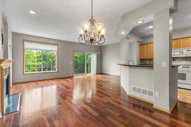 Wonderful end unit in a neighborhood adjacent to Eagle Valley - photo 9
