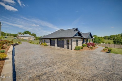 Luxury Living with Exceptional Craftsmanship. Welcome to this - photo 30