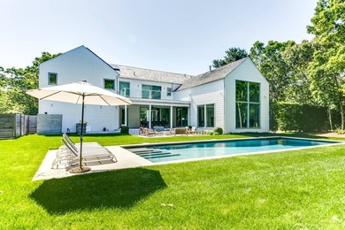 This beautifully crafted, extraordinary private and quiet Modern - photo 1