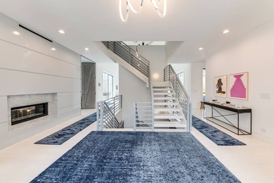 This beautifully crafted, extraordinary private and quiet Modern - photo 5