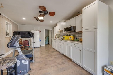 Luxury Living with Exceptional Craftsmanship. Welcome to this - photo 35