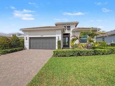 Lakefront pool home featuring 3 bedrooms + den, and 3 full baths - photo 6
