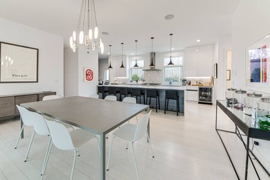 This beautifully crafted, extraordinary private and quiet Modern - photo 10