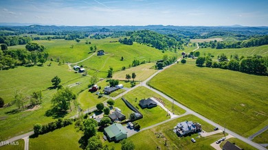 Luxury Living with Exceptional Craftsmanship. Welcome to this - photo 45