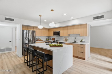 Lake Townhome/Townhouse For Sale in Scottsdale, Arizona