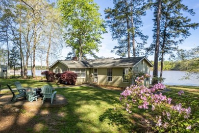 Lake Sinclair Home For Sale in Milledgeville Georgia