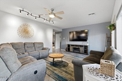 GREAT LOCATION + LARGE GOLF COURSE LOT! Situated on the 4th - photo 19