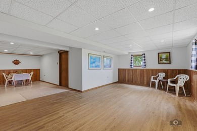 An absolute Gem! Situated on a beautiful lot this all brick - photo 25