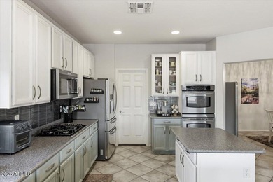 GREAT LOCATION + LARGE GOLF COURSE LOT! Situated on the 4th - photo 26