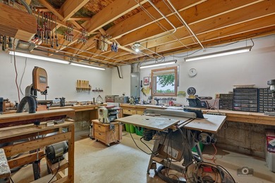 An absolute Gem! Situated on a beautiful lot this all brick - photo 27