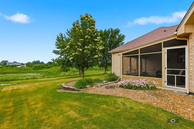 An absolute Gem! Situated on a beautiful lot this all brick - photo 29