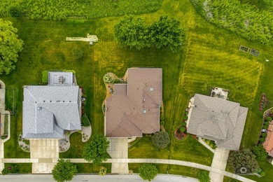 An absolute Gem! Situated on a beautiful lot this all brick - photo 33