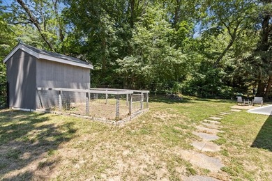 Welcome to this well-maintained 3-bedroom, 1-bath home offering - photo 7